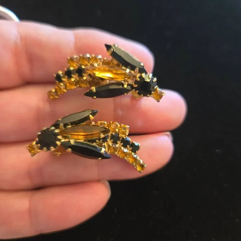 Vintage rhinestone brooch